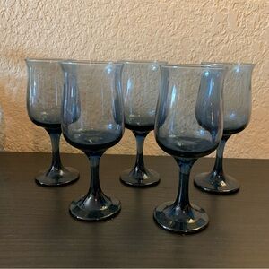 Set of 5 stem wine glasses
